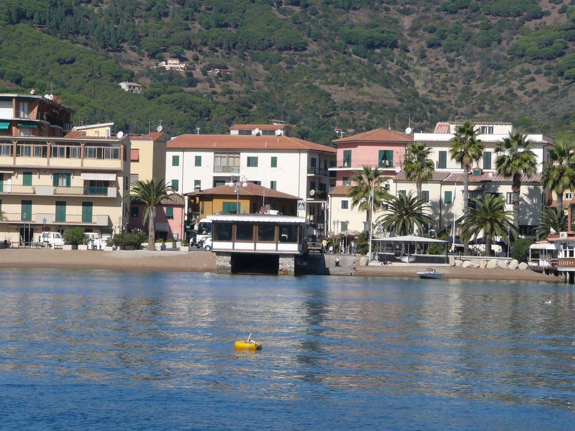 Affittacamere Vista Mare Porto Azzurro Kültér fotó