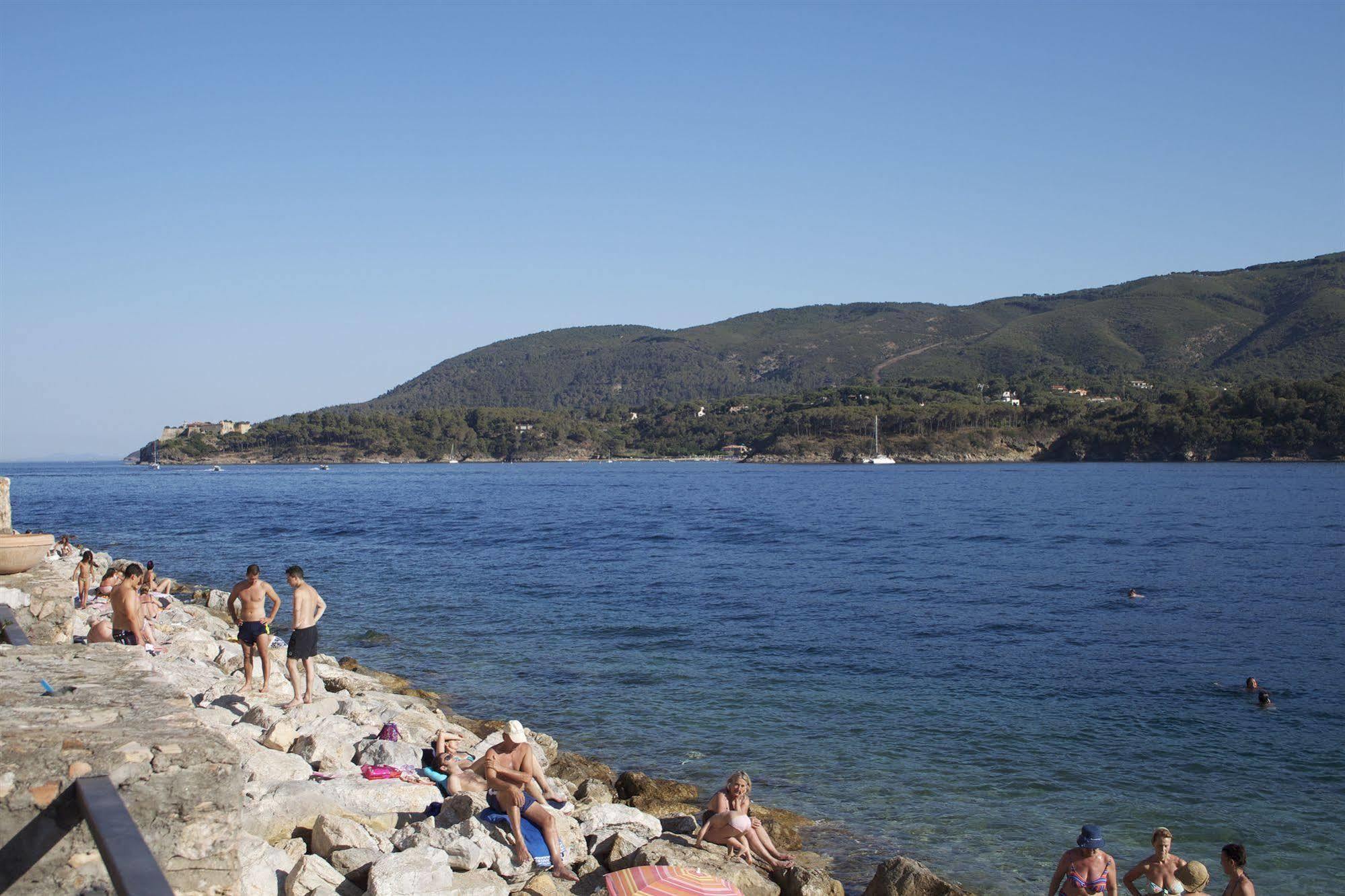 Affittacamere Vista Mare Porto Azzurro Kültér fotó